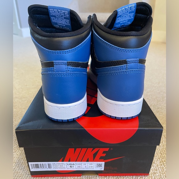 DS 100% Authentic Nike Air Jordan 1 High size 5.5Y (size 7 women’s) Brand New - Picture 3 of 5